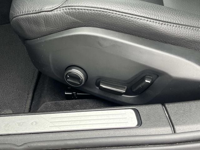 2025 Volvo V60 Cross Country B5 Plus