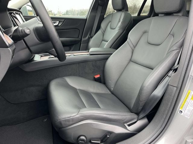 2025 Volvo V60 Cross Country B5 Plus