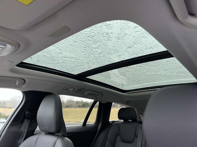 2025 Volvo V60 Cross Country B5 Plus