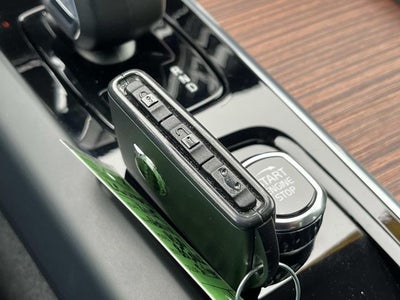 2025 Volvo V60 Cross Country B5 Plus